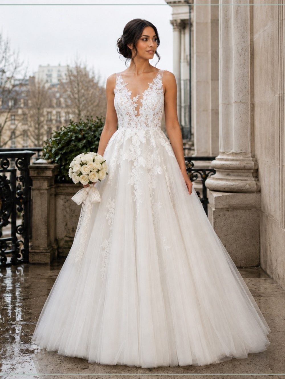 $6990 Monique Lhuillier Bliss Lace Illusion and Italian Tulle Gown